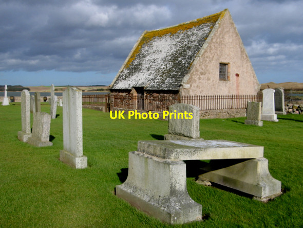 Photo 6"x4" Udny mausoleum, Holyrood graveyard, Newburgh Newburgh\/NJ9925 c2007