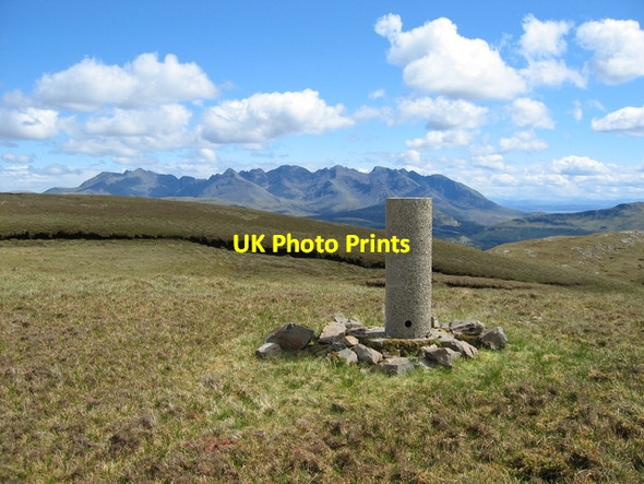 Photo 6"x4" Beinn Bhreac Trig Eynort c2007