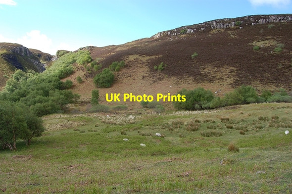 Photo 6"x4" Crags above Camastianavaig Conordan c2007