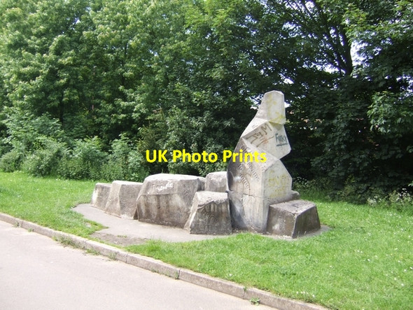 Photo 6"x4" Curious Statue Bilston\/SO9497 c2007