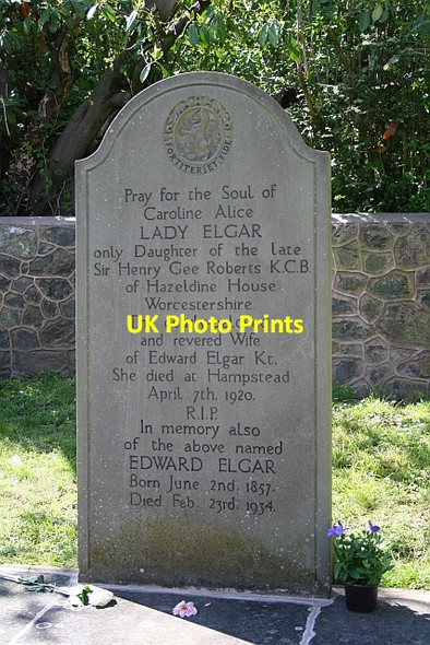 Photo 6"x4" The Elgars' Gravestone, St. Wulstan's Church, Little Malvern Upper Welland c2007