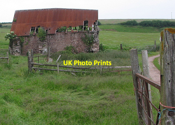 Photo 6"x4" Derelict barn at Upper Foxhall Crow Hill\/SO6326 c2007