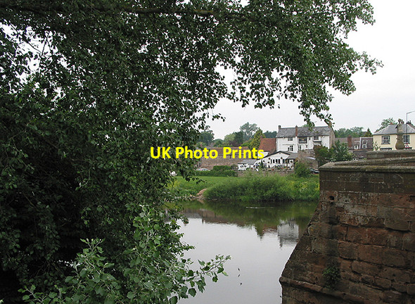 Photo 6"x4" The White Lion Inn from Wilton Bridge Ross-on-Wye c2007