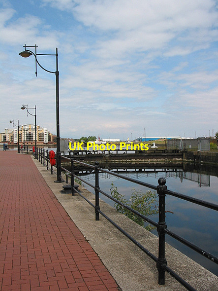 Photo 6"x4" Dock gates Cardiff\/Caerdydd c2007