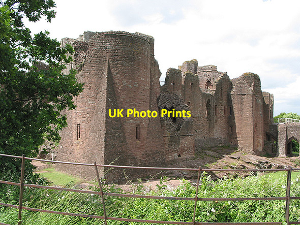 Photo 6"x4" Goodrich Castle, the SE tower Goodrich c2007