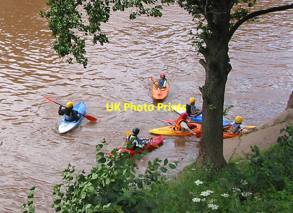 Photo 6"x4" A huddle of canoeists, Symonds Yat East Hillersland c2007
