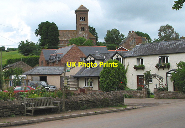 Photo 6"x4" Village scene, Hoarwithy Hoarwithy c2007