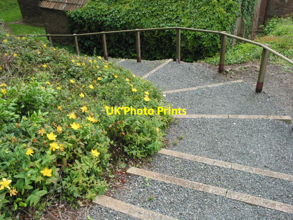 Photo 6"x4" Churchyard steps, St.Catherine's, Hoarwithy Hoarwithy c2007