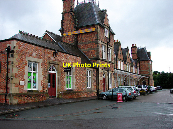 Photo 6"x4" The Old Railway Station, Welshpool Welshpool\/Y Trallwng c2006
