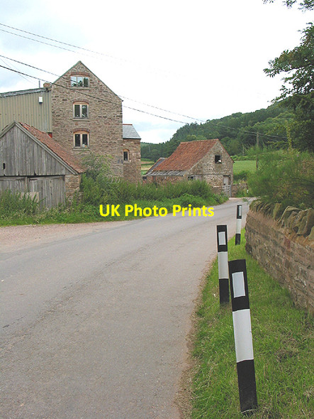 Photo 6"x4" Farm buildings Coughton Coughton\/SO5921 c2007