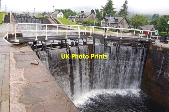 Photo 6"x4" Locks on the Caledonian Canal at Fort Augustus Fort Augustus c2007
