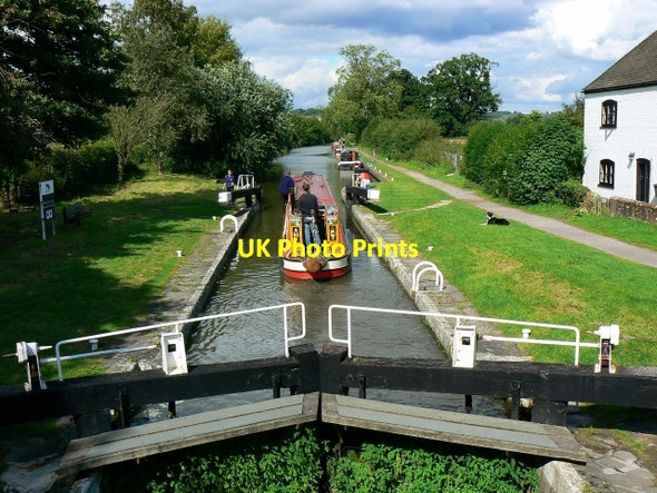 Photo 6"x4" Kennet and Avon canal, Wootton Rivers Cuckoo's Knob c2007 P1