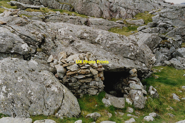 Photo 6"x4" Howff at the col Ruadh Stac M\u00f2r c1999