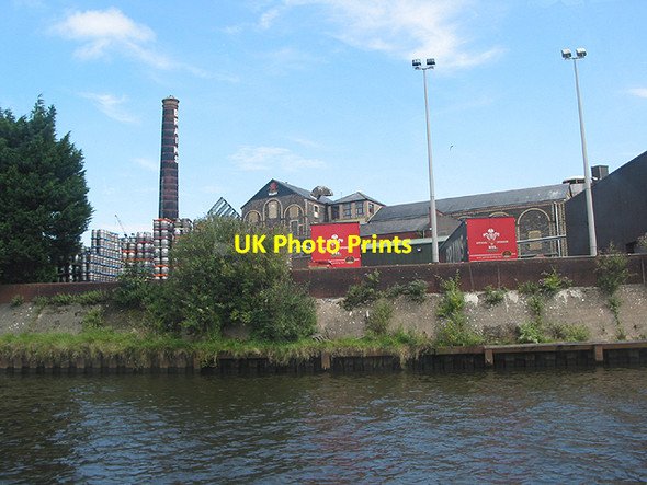 Photo 6"x4" Brains Brewery from the Taff Cardiff\/Caerdydd c2007