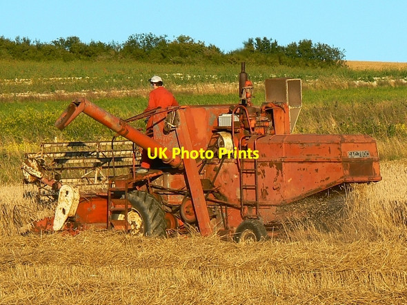 Photo 6"x4" Harvesting wheat, south of Easton Royal Easton Royal c2007