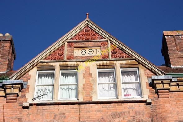 Photo 6"x4" Date on shop building, Worcester Road, Malvern Great Malvern c2009