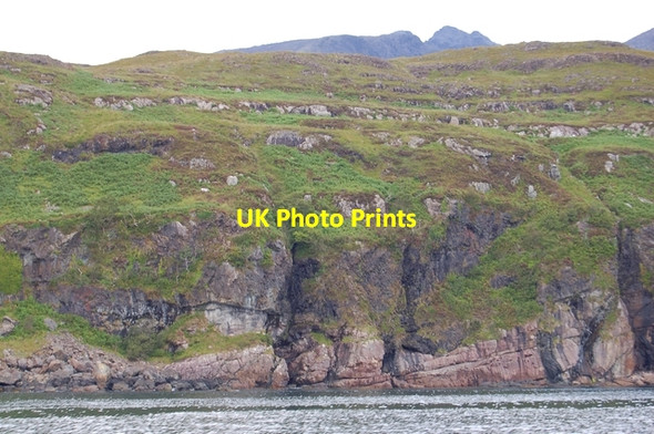 Photo 6"x4" North coast of Soay Sound Mol-chlach c2007