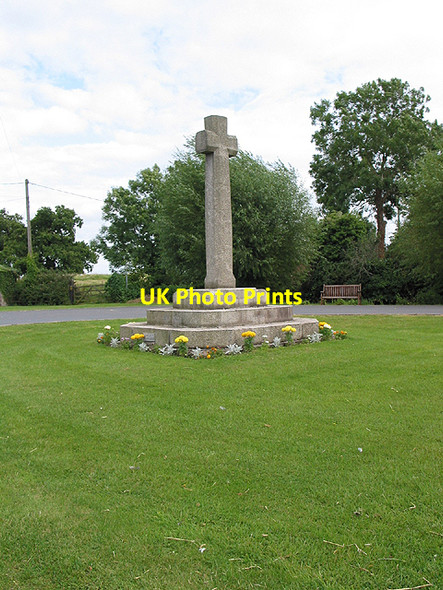Photo 6"x4" War memorial at Ashperton Ashperton c2007