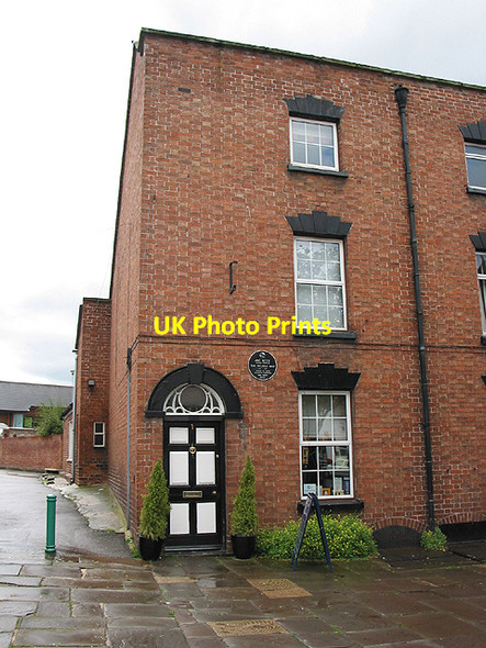 Photo 6"x4" House with black plaque Newent c2007