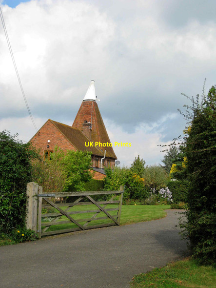 Photo 6"x4" Manor Farm Oast, Love Lane, Headcorn, Kent Grigg c2007