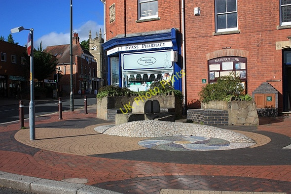 Photo 6"x4" The Link Stone Fountain, Hampden Rd, Malvern Link Great Malvern c2009