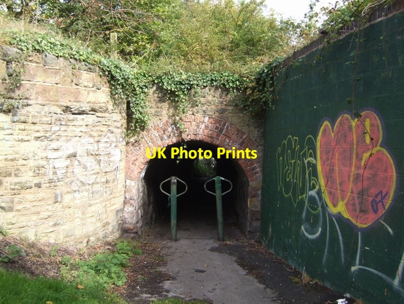 Photo 6"x4" Mind your head! Wolverhampton c2007
