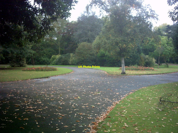 Photo 6"x4" Gardens in Barking Park Barking\/TQ4484 c2007