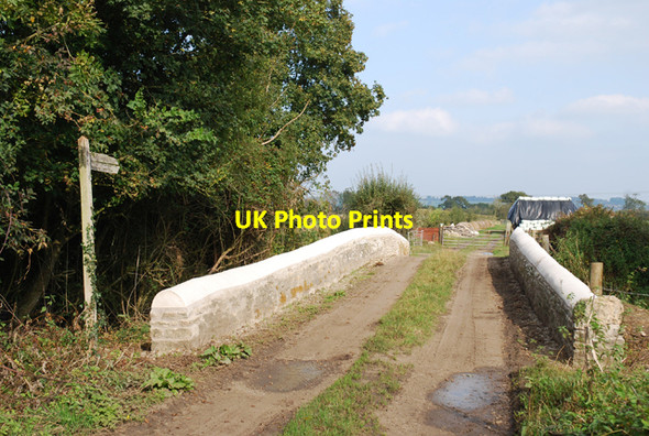 Photo 6"x4" Bow Brook Bridge Combe Throop c2007