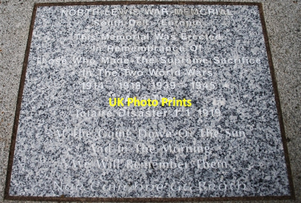 Photo 6"x4" North Lewis War Memorial Plaque Coig Peighinnean Bhuirgh c2007