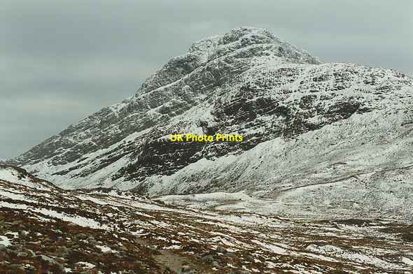 Photo 6"x4" On the path to Coire an Ruadh-stac Maol Chean-dearg c1996