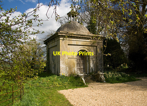 Photo 6"x4" Hanham family mausoleum - Manston House Manston\/ST8115 c2008