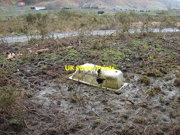 Photo 6"x4" Old bathtub at Nanty Farm Pant Mawr\/SN8482 c2008