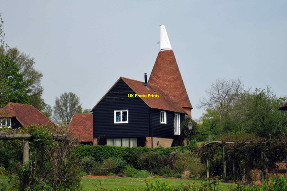 Photo 6"x4" Court Lodge Oast, Front Road, Woodchurch, Kent Townland Green c2008