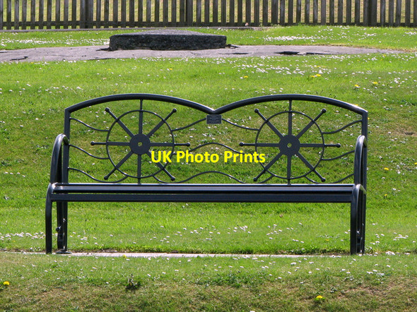 Photo 6"x4" Bench near Kingsland, Bangor Bangor\/J5081 c2008