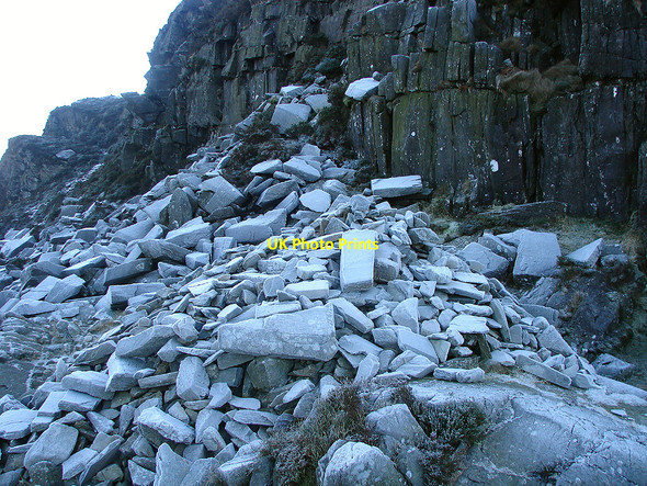 Photo 6"x4" Ice covered rocks at the summit of Bwlch Tyddiad Llyn Du\/SH6529 c2006