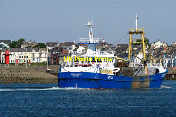 Photo 6"x4" The 'Emerald Gratia' entering Bangor harbour Bangor\/J5081 c2008