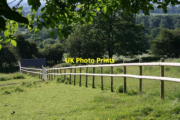 Photo 6"x4" Wooden fence Brand Green\/SO7641 c2008