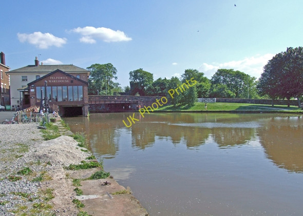 Photo 6"x4" Canal basin Chester c2009