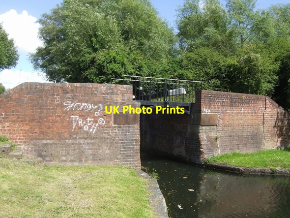 Photo 6"x4" Stourbridge Canal, Footbridge at Lock No. 4 Brierley Hill\/SO9286 c2008