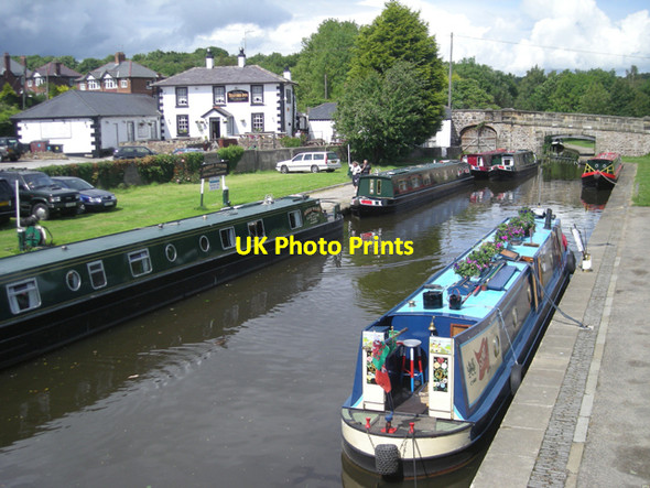 Photo 6"x4" Hey Dave, I can see the pub from here! Pont Cysyllte c2008