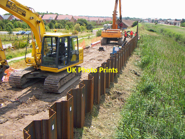 Photo 6"x4" Raising the Flood Defences Barton-Upon-Humber c2004