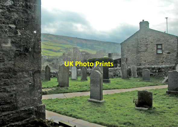 Photo 6"x4" St Mary's graveyard Muker c2004