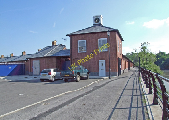 Photo 6"x4" Racecourse stables Chester c2009 P1
