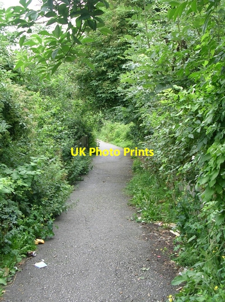 Photo 6"x4" Footpath - Huddersfield Road on right Liversedge c2008