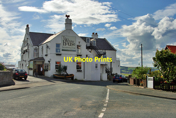 Photo 6"x4" The White House Hotel, Whitby Whitby\/NZ8910 c2008