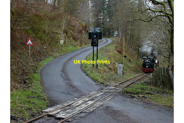 Photo 6"x4" Level crossing near Abergynolwyn Abergynolwyn c2001