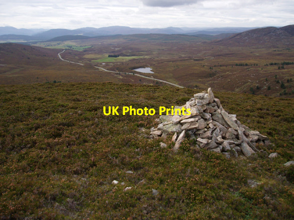 Photo 6"x4" Cairn, Creag Ealraich Creag Ealraich c2008