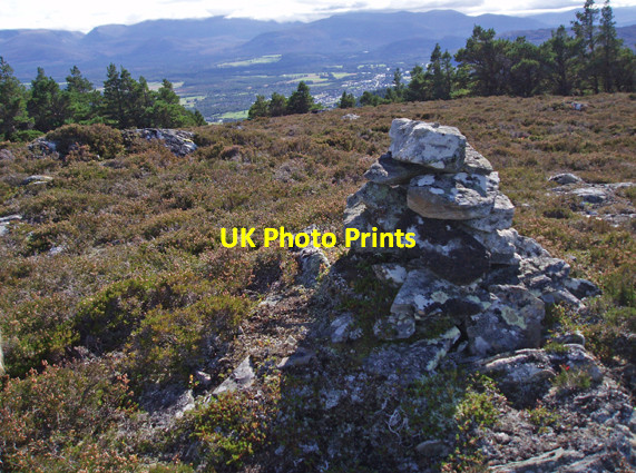 Photo 6"x4" Cairn, Beinn Ghuilbin Kinveachy c2008 P1
