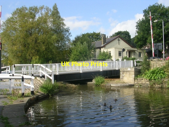 Photo 6"x4" Swing Bridge 197 - Leeds & Liverpool Canal - Bar Lane Keighley c2008
