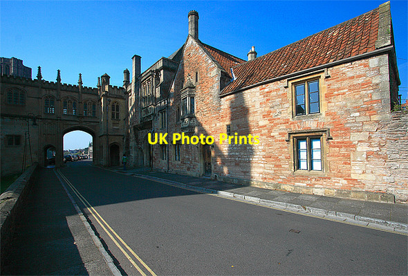 Photo 6"x4" Eastern entrance to Cathedral Green - Wells Wells c2008